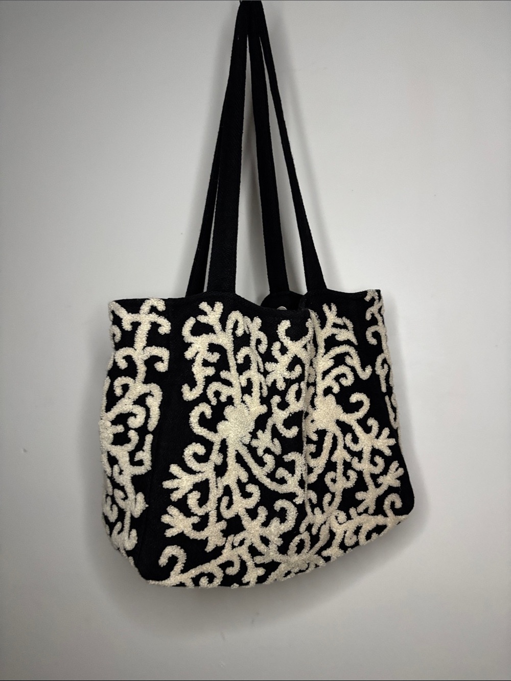 Vintage Suzani Wool Tote with Cream Floral Appliqué Snap Closure - Picture 6 of 10